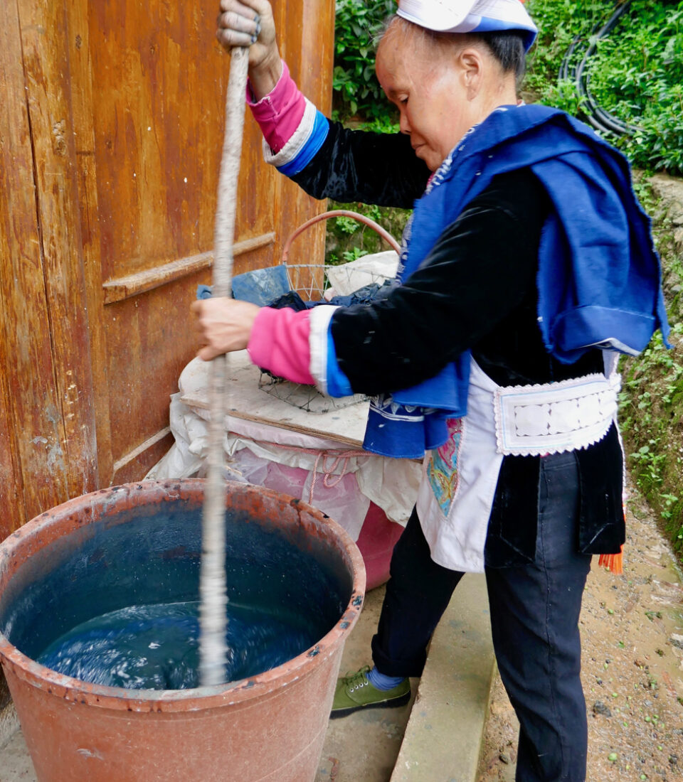 batik-dyer-with-indigo